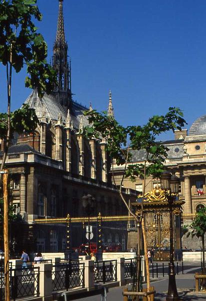 63-Palais de Justice e Sainte Chapelle,12 luglio 1990.jpg